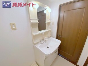 ラトゥール西阿倉川の物件内観写真